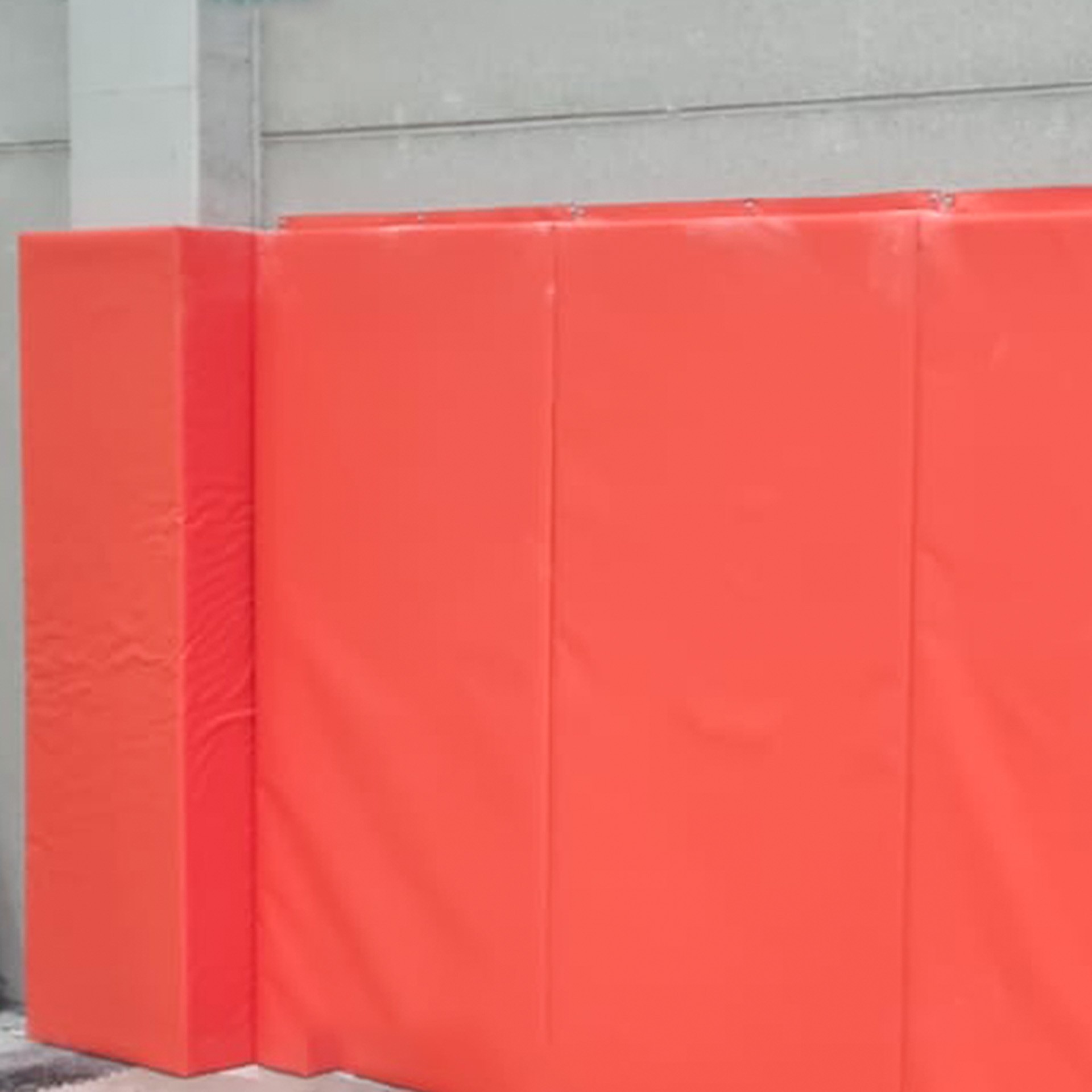 METRO LINEAL DE PANEL TAPIZADO CON LONA PARA PROTECCION DE 2M ALTURA Y GROSOR 60MM - Imagen 4