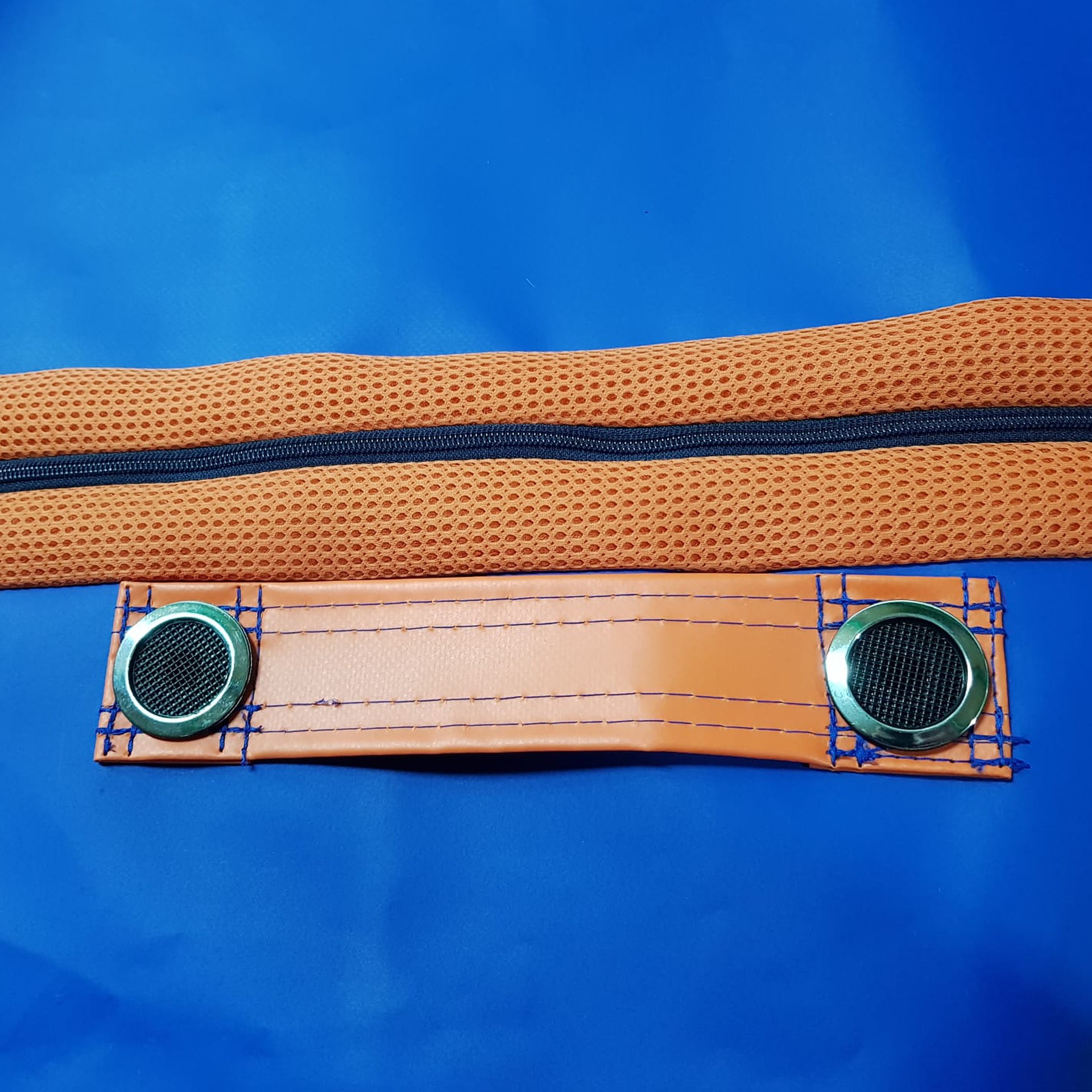 QUITAMIEDOS REFORZADO CON CÁMARA, CANTONERAS Y ASAS - Imagen 4