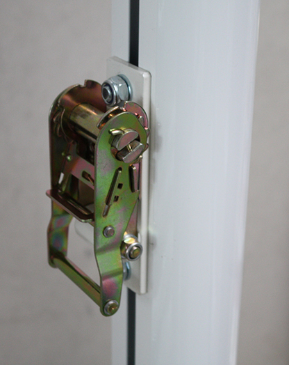 JUEGO POSTES VOLEIBOL FIJOS DE ALUMINIO SECCION CUADRADA 80X80MM - Imagen 2