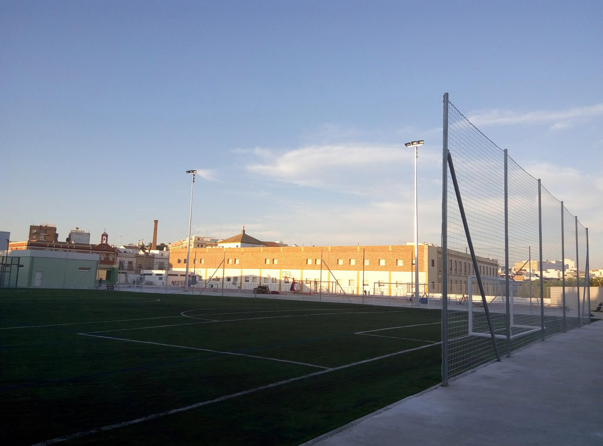 POSTE REFUERZO METÁLICO GALVANIZADO PARA RED PROTECCIÓN SIN BOTES - Imagen 2